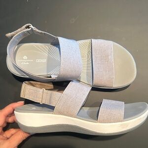 Clarks Cloudsteppers Cushion Sandal in Gray Taupe